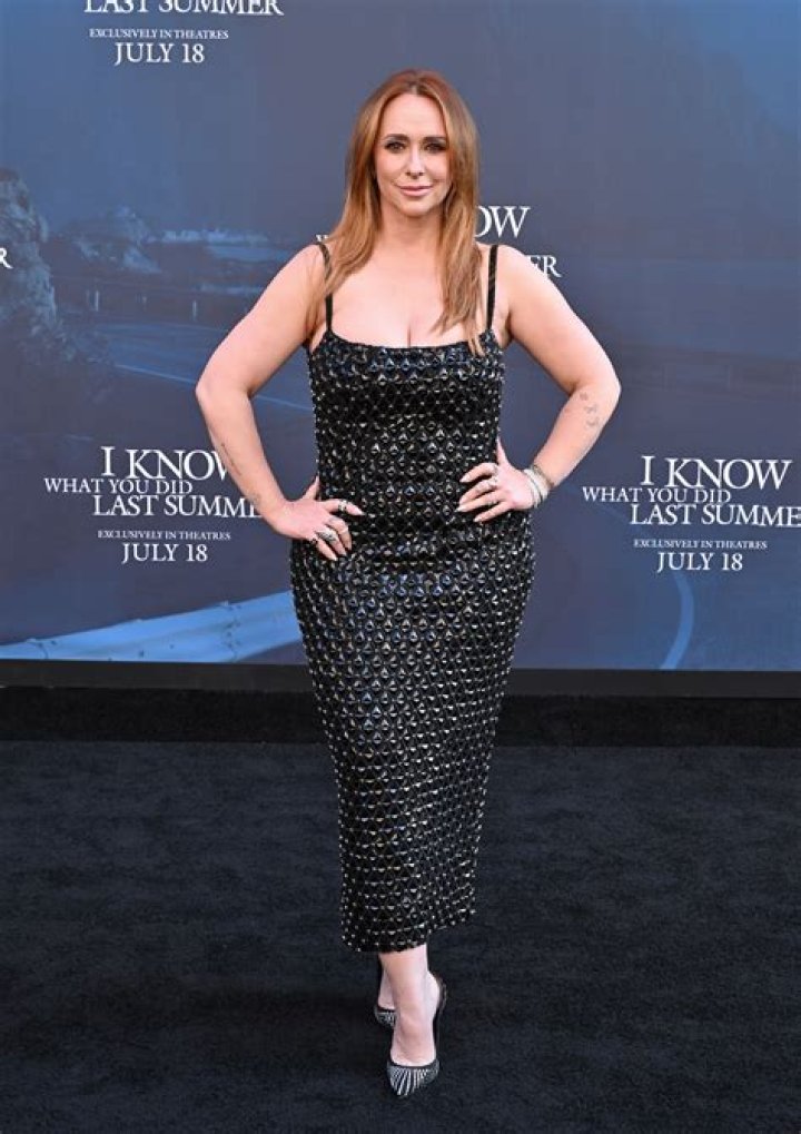 A Deep Dive Into Jennifer Love Hewitt's Boobs